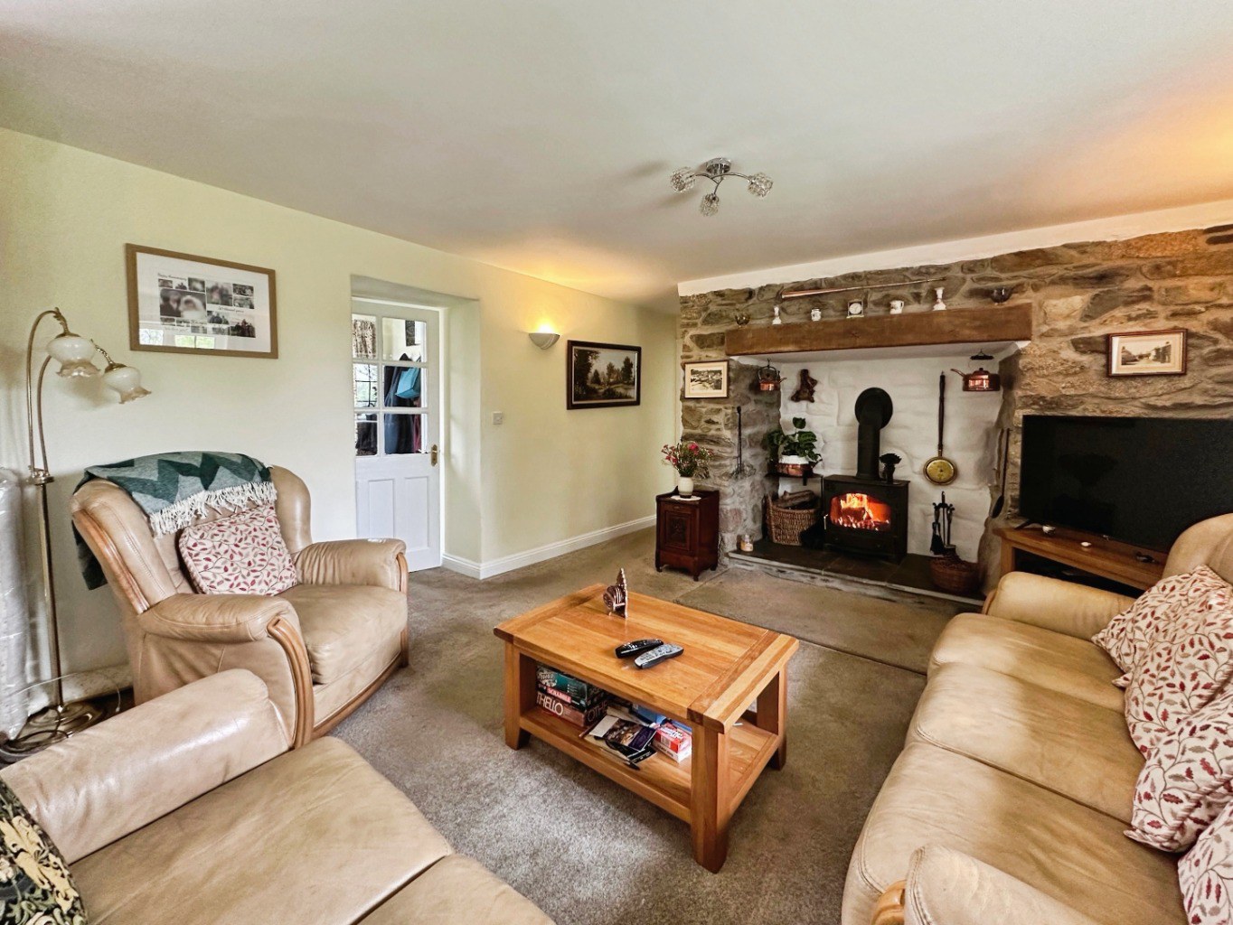 Near Manaccan, Well presented, spacious home, photo 3