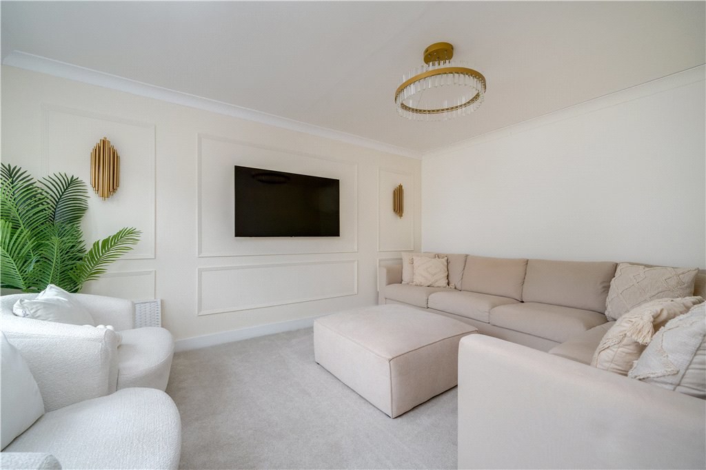Adel Green, Leeds, West Yorkshire, LS16, photo 5