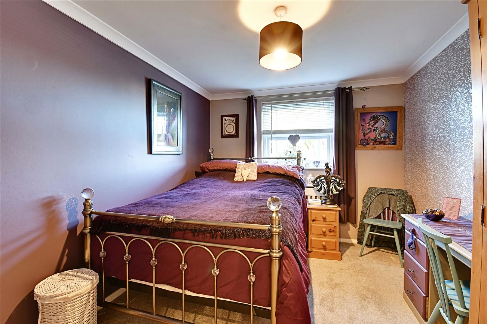 Nags Head Close, Hertford, photo 5