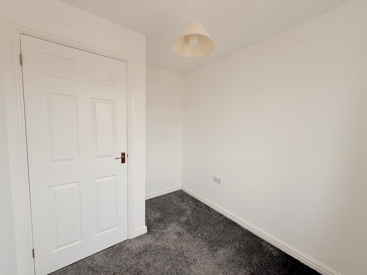 Heol Y Fronfraith Fawr, Bridgend, photo 25