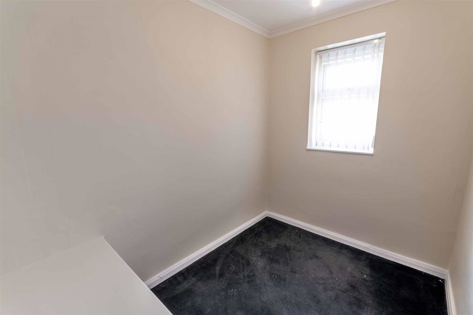 Holyrood Rise, Bramley, Rotherham, photo 18