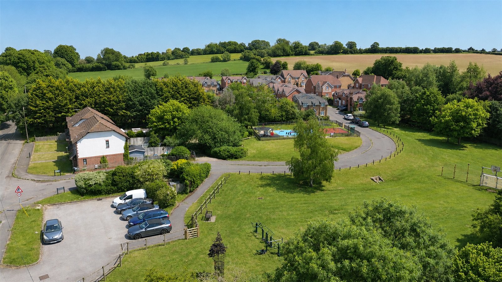 Upper Farringdon Road, Lower Farringdon, Alton, Hampshire, GU34, photo 2
