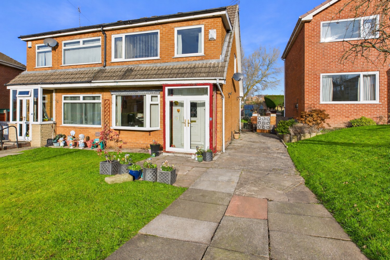 Angel Close, Dukinfield, SK16 4XA, photo 2