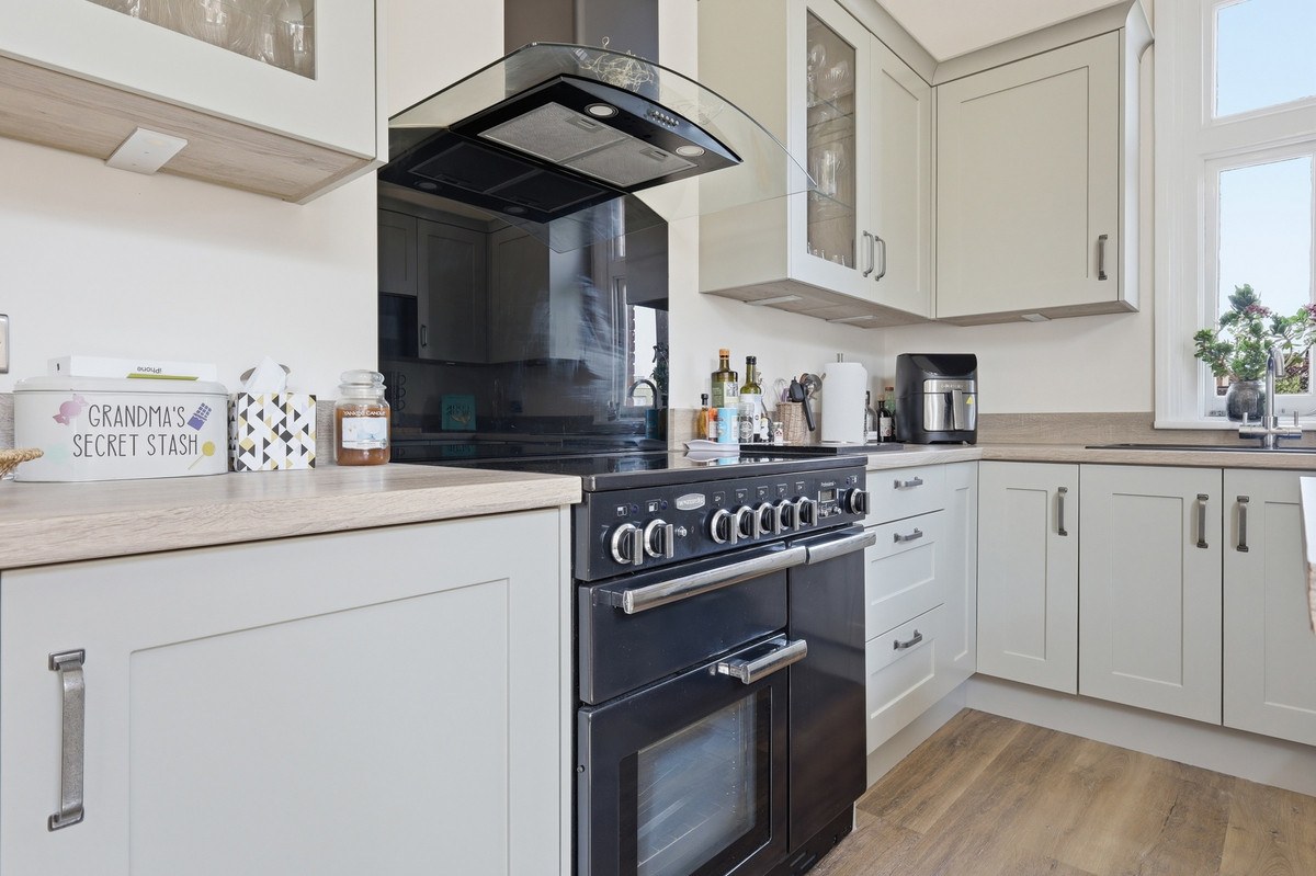Crowstone Road, Westcliff-on-sea, SS0 8, photo 16