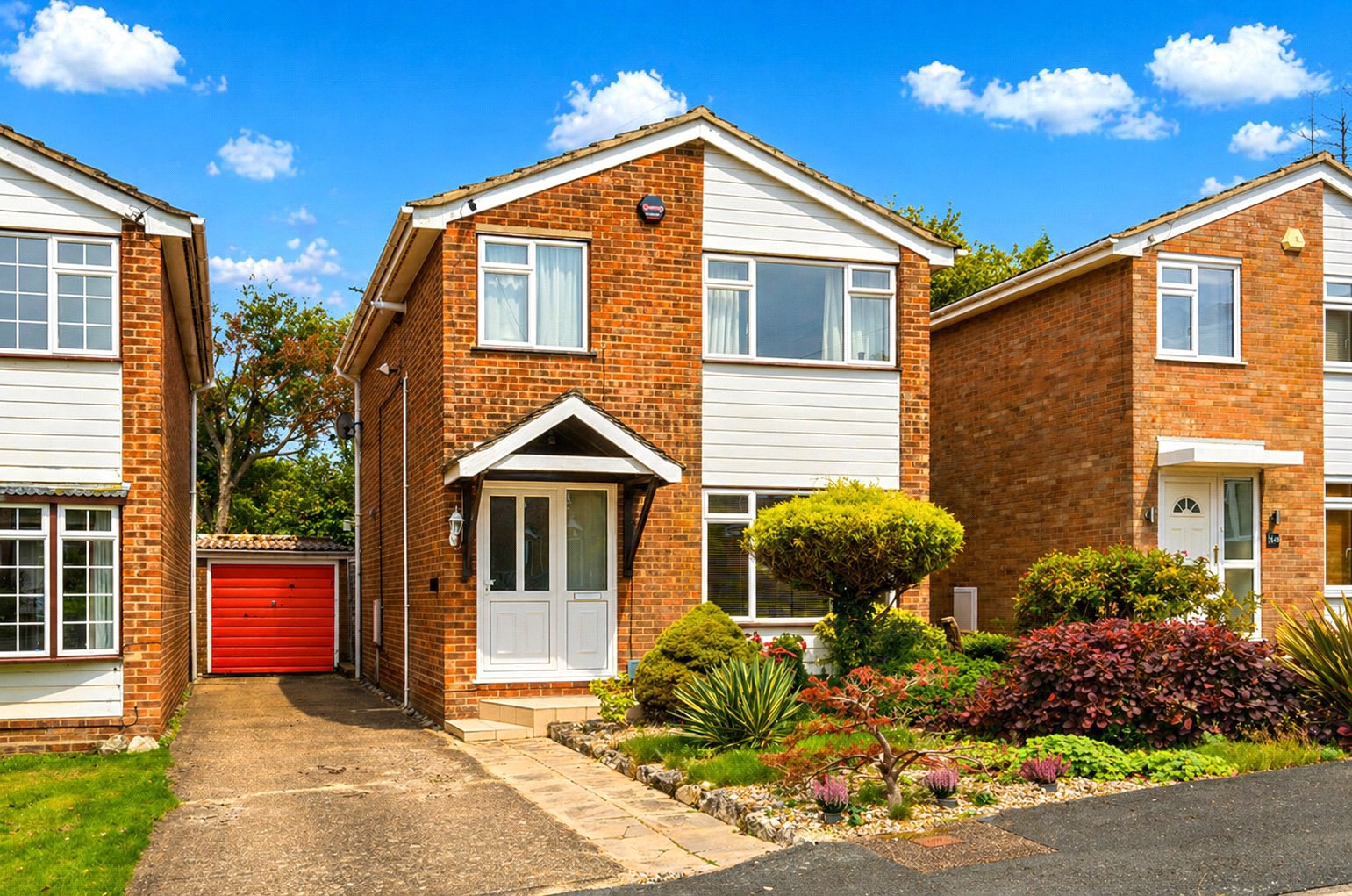 Rushden Way, Farnham, Surrey, GU9