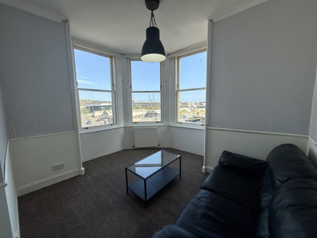 (Flat 6)