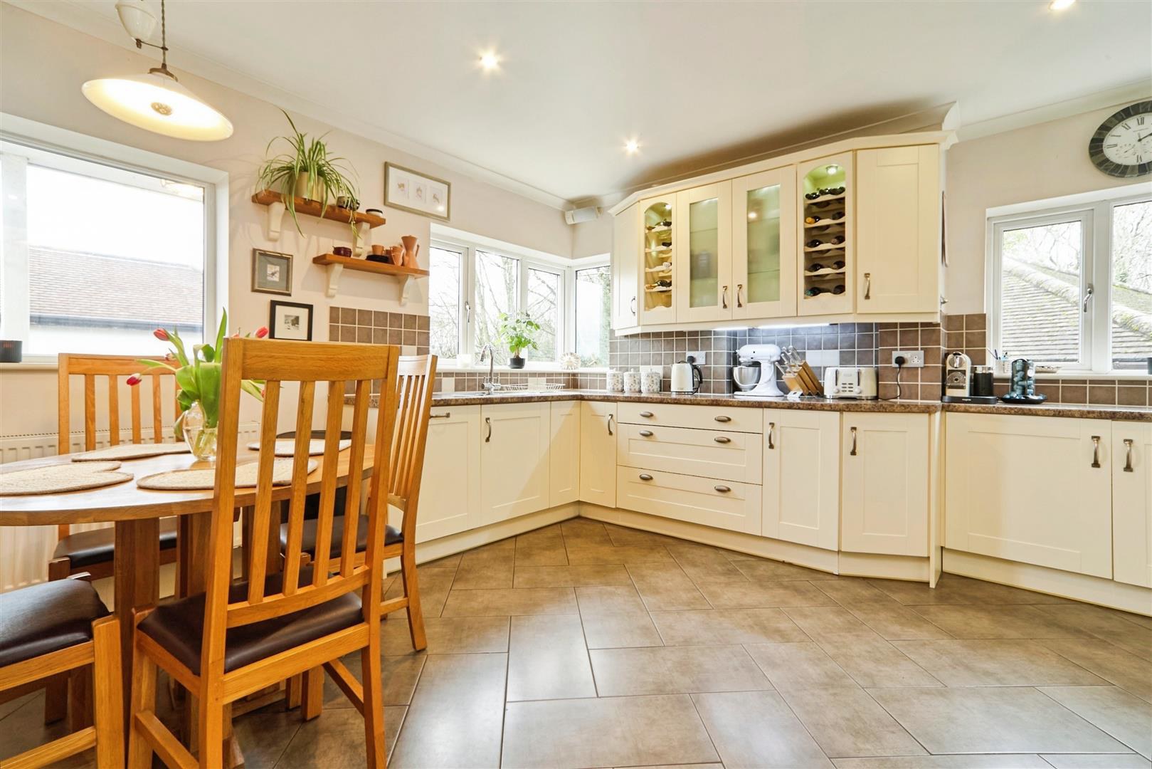 Ghyll Wood Drive, Bingley, BD16 1NF, photo 3