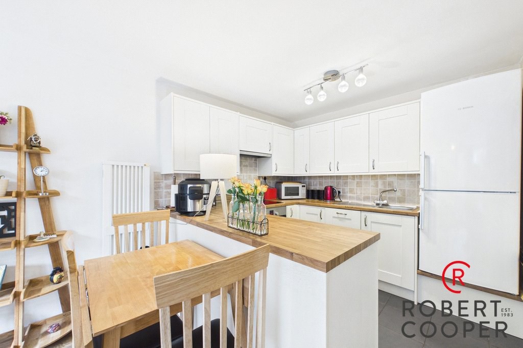 Victoria Road, South Ruislip, HA4, photo 4