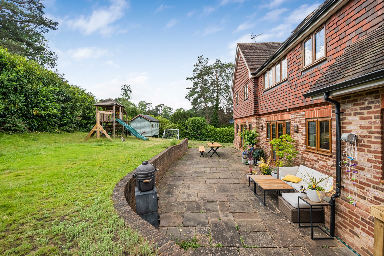 Vale Wood Drive, Lower Bourne, Farnham, Surrey, GU10, photo 23