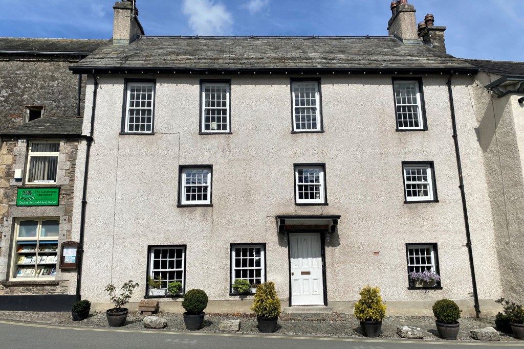 Flat 1, Church Town House, The Square, Cartmel, Grange-over-Sands, Cumbria, LA11 6QB., photo 3