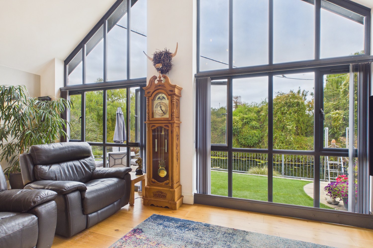 Riverbank , Spalding, lincolnshire , PE11, photo 27