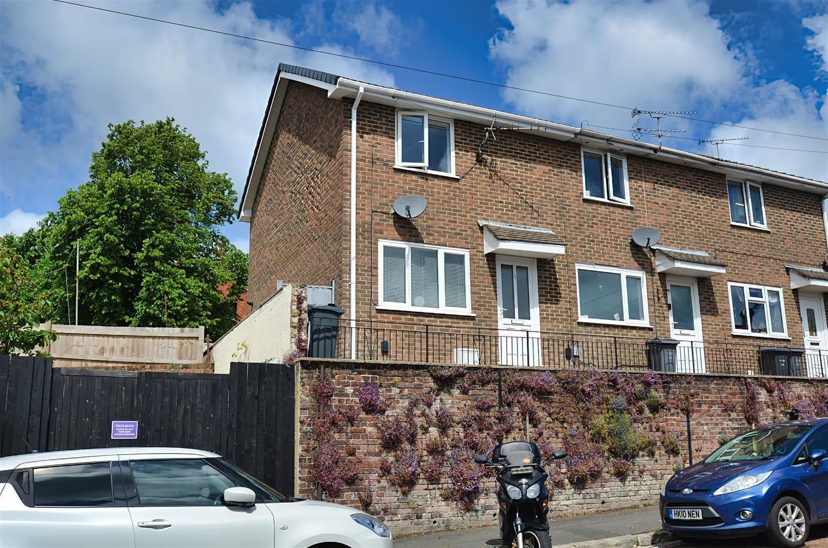 Stainers Close