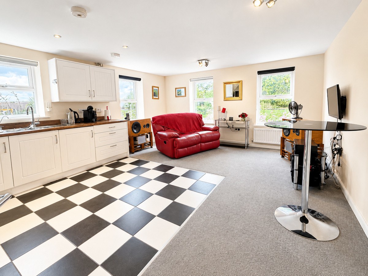 Oak Leaze, Charlton Hayes, BS34, photo 2
