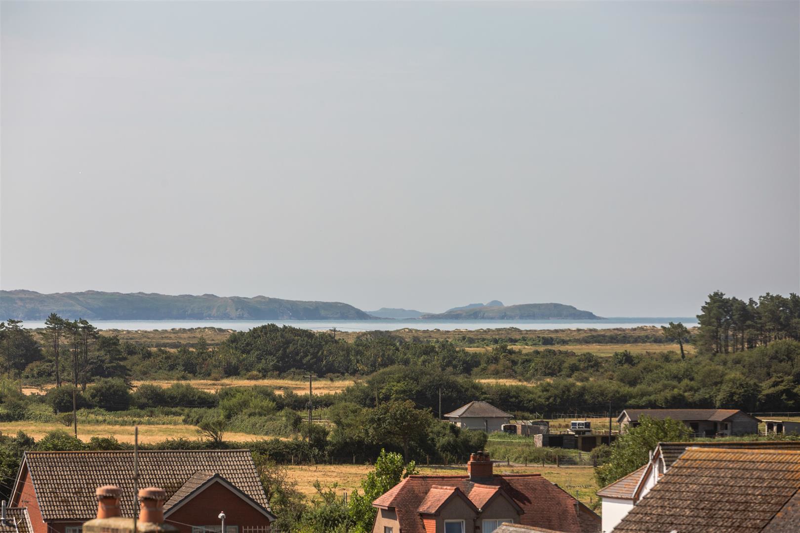 Gwscwm Road, Pembrey, Burry Port, photo 10