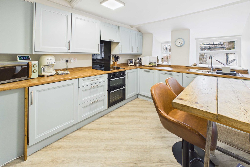 Flat 1, Church Town House, The Square, Cartmel, Grange-over-Sands, Cumbria, LA11 6QB., photo 2