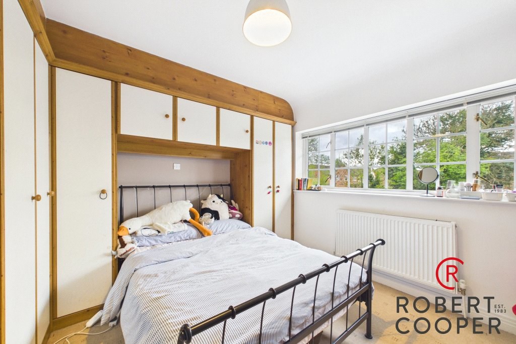 Pine Gardens, Eastcote, Middlesex, HA4, photo 5