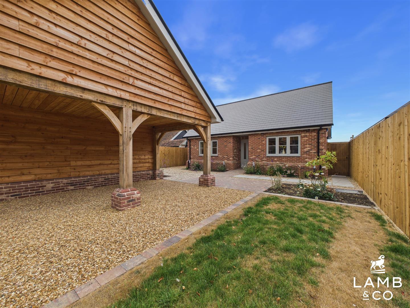 Colchester Road, Thorpe-Le-Soken, photo 26