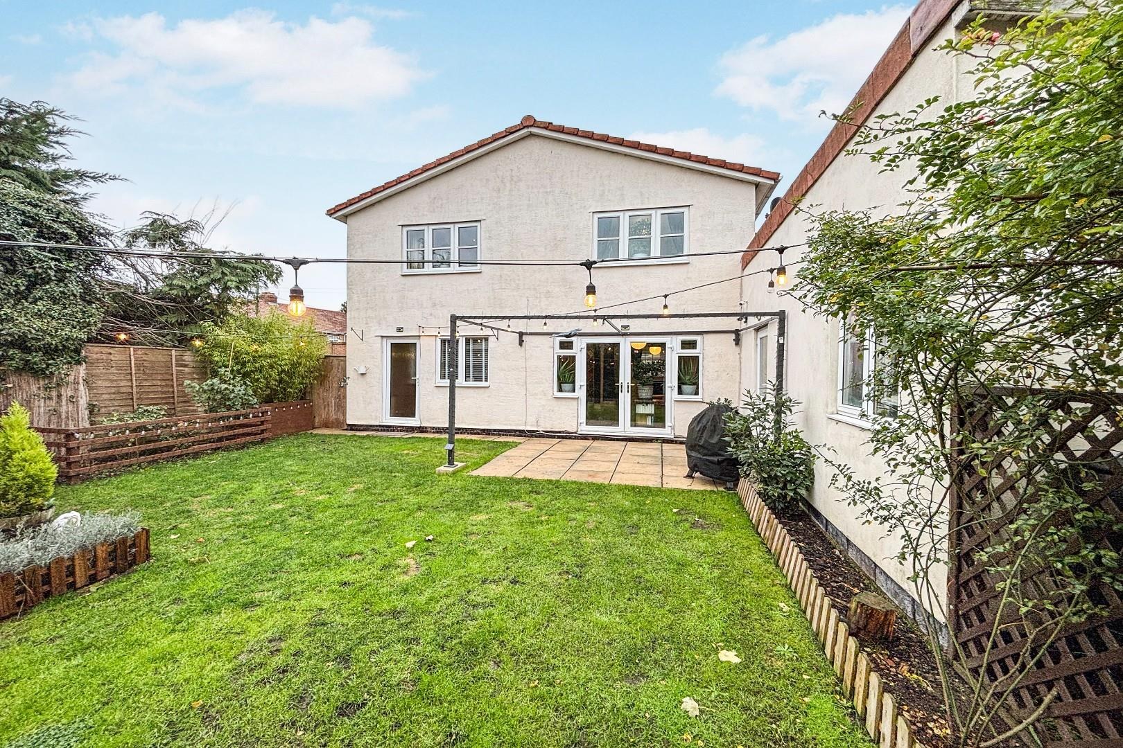 Wings Road Close