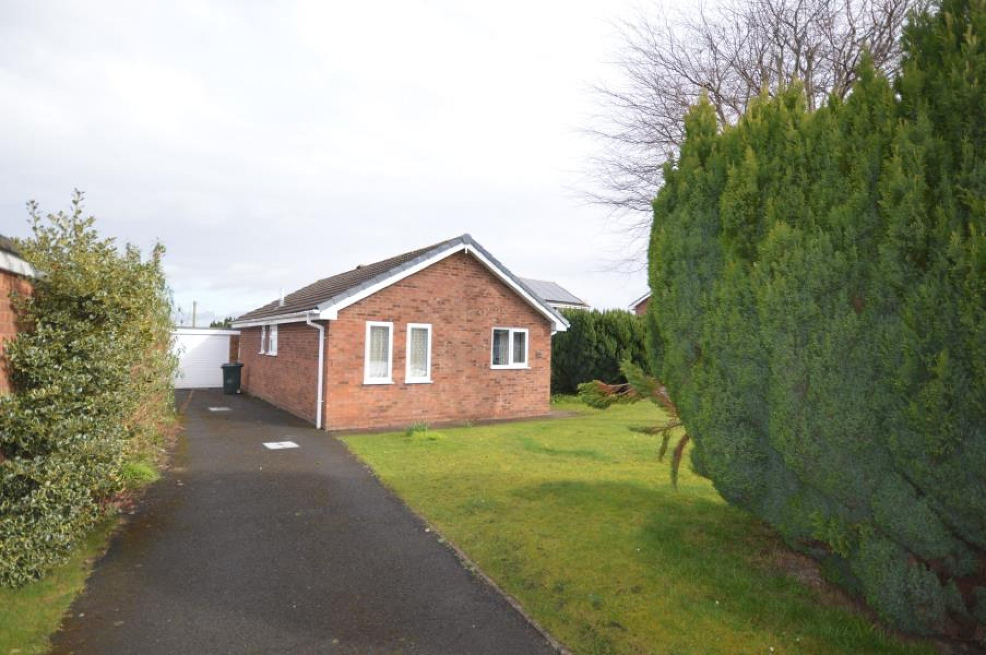Bungalow- Under Offer (Freehold) Blakeway Close