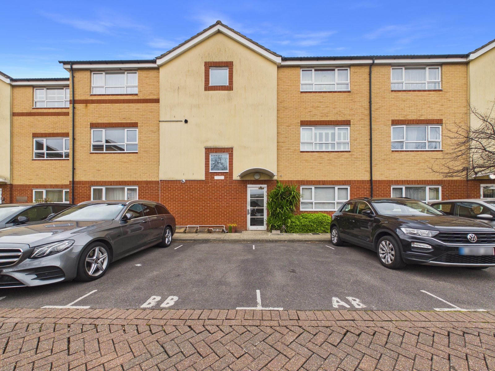 Chertsey Road, Feltham, Middlesex, TW13