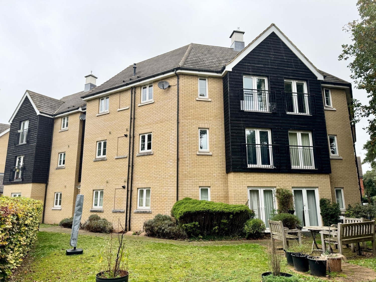 Tayberry Close