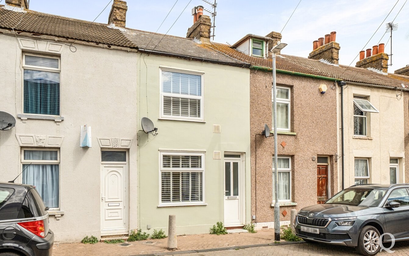 terraced house to rent in Unity Street