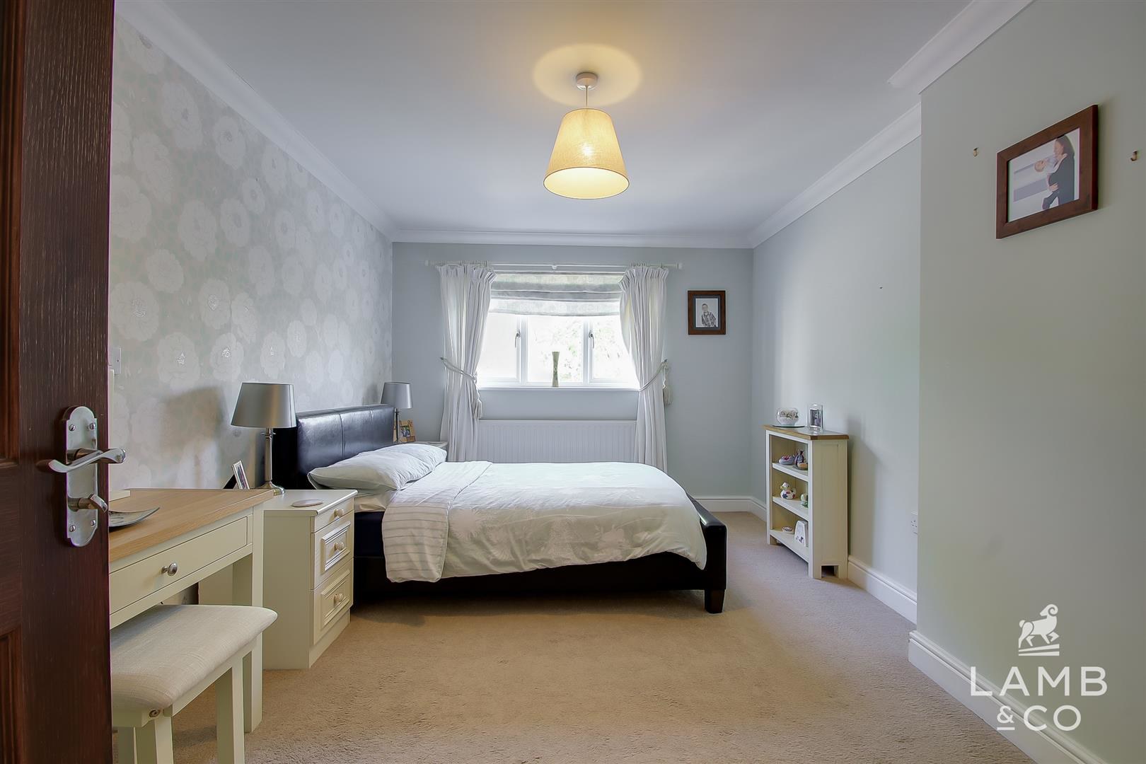 Walton Road, Kirby-Le-Soken, Frinton-On-Sea, photo 25