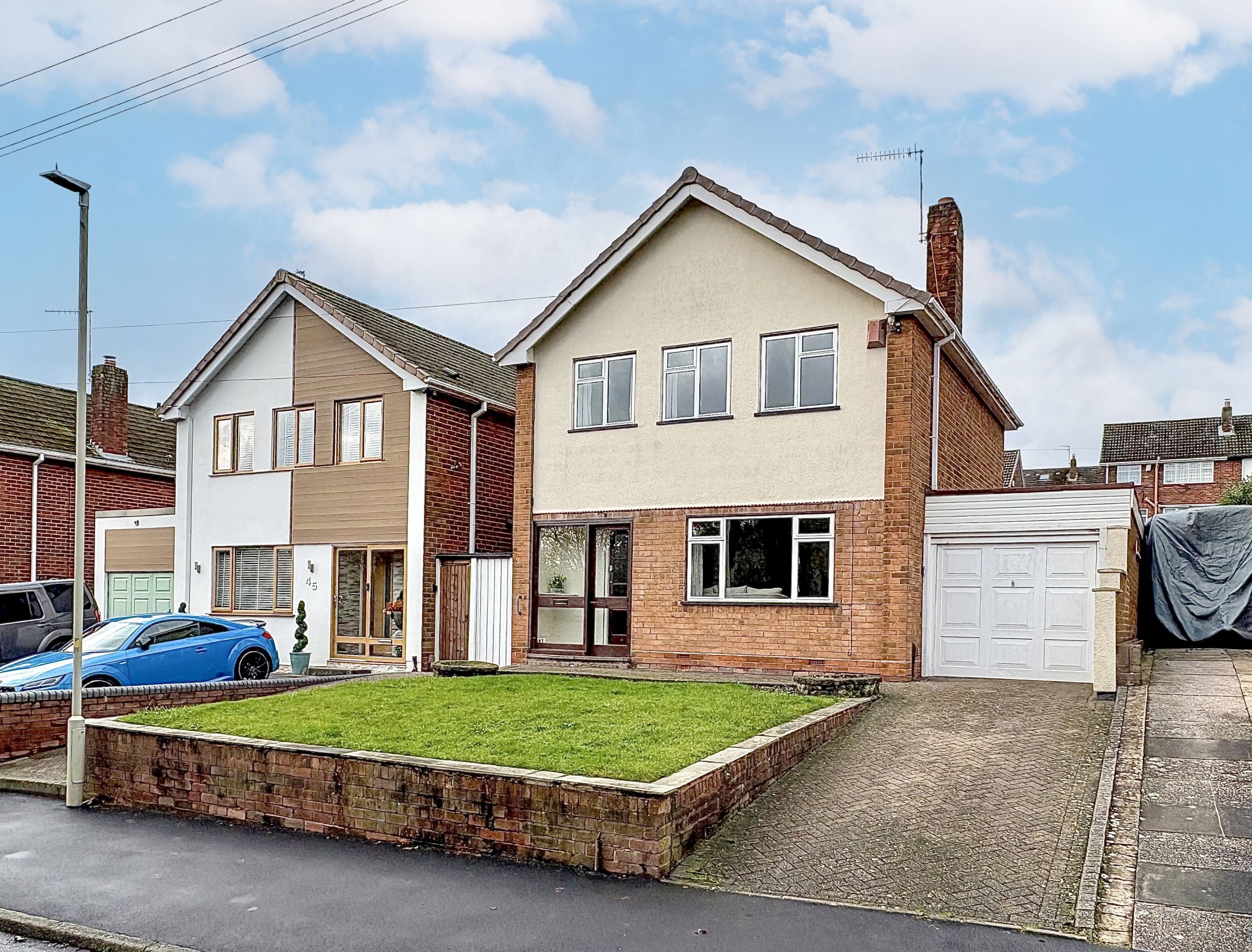 Cotwall End Road
