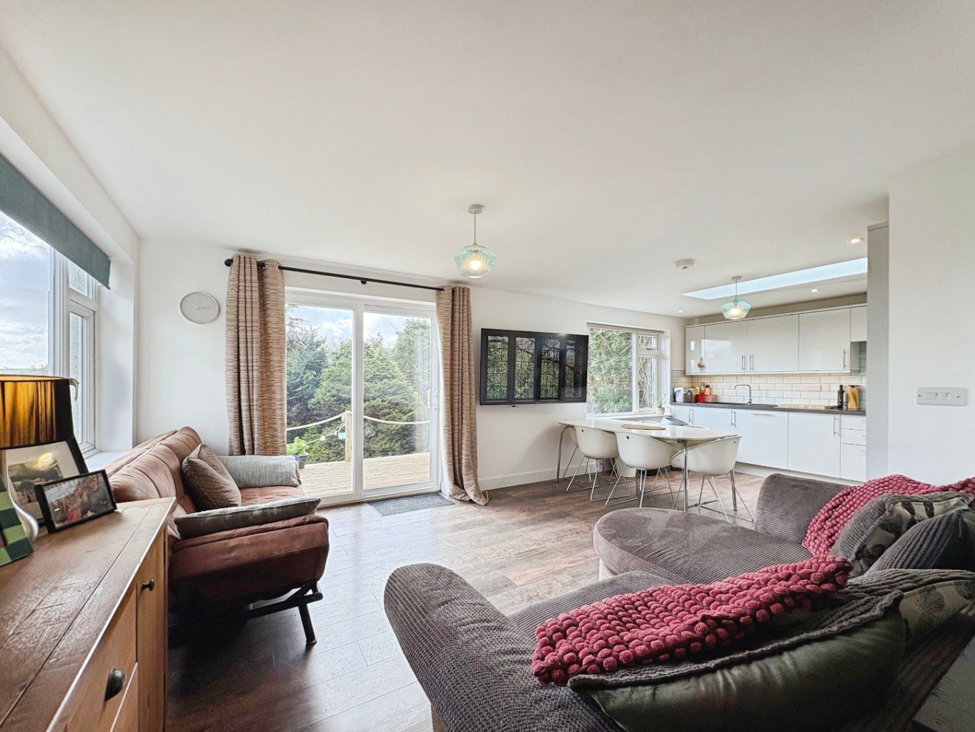 Lanner, Versatile bungalow with generous garden, photo 3