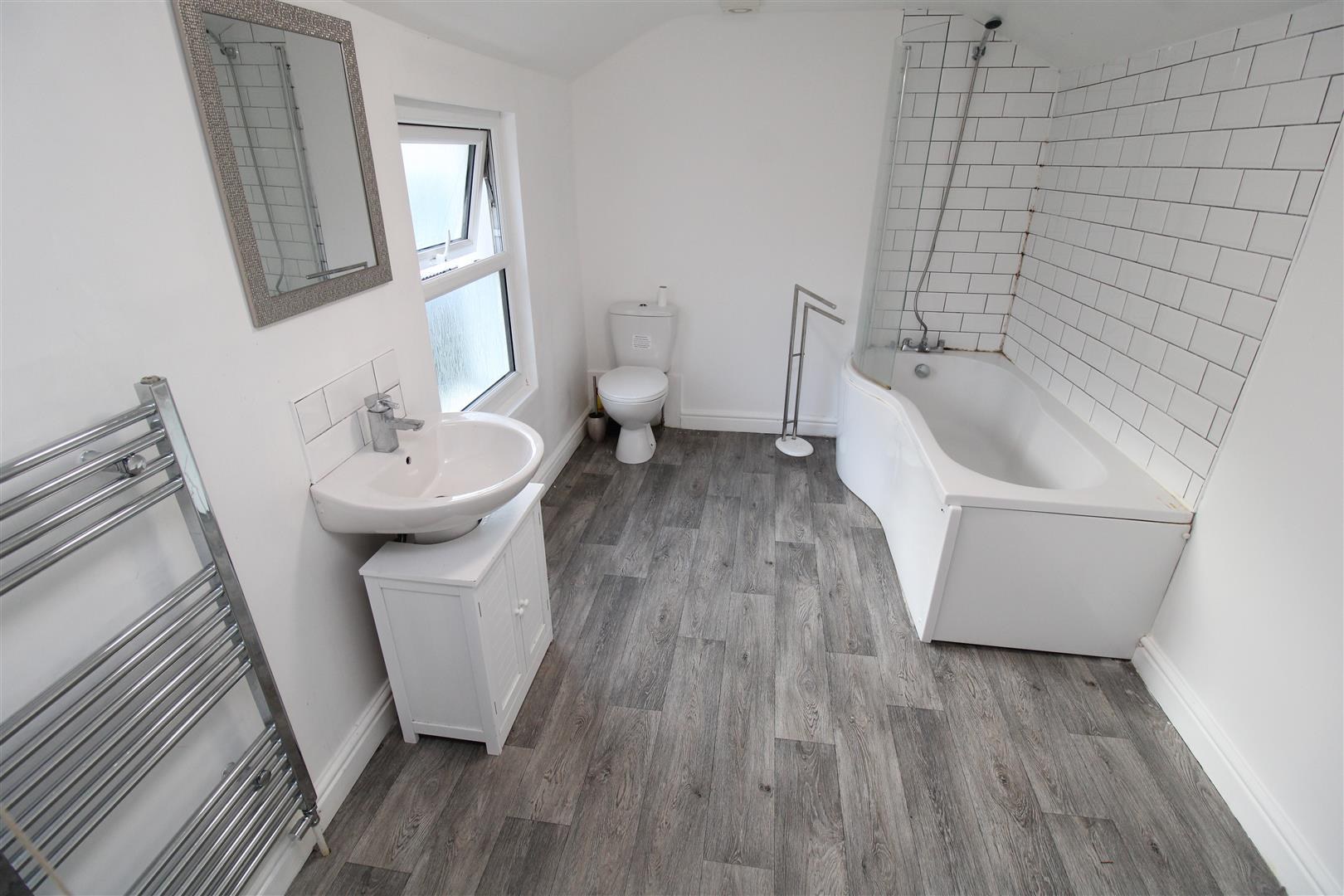House - Terraced For Rent Creswell Road
