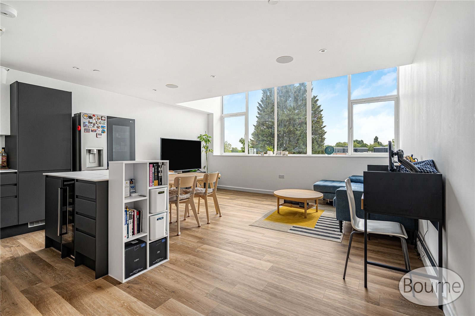 Chertsey Road, Woking, Surrey, GU21