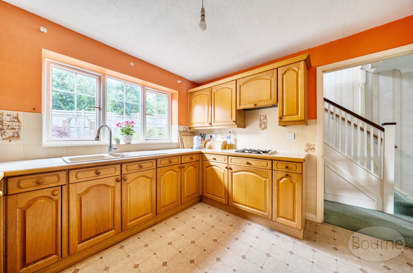 Robin Way, Wormley, Surrey, GU8, photo 6
