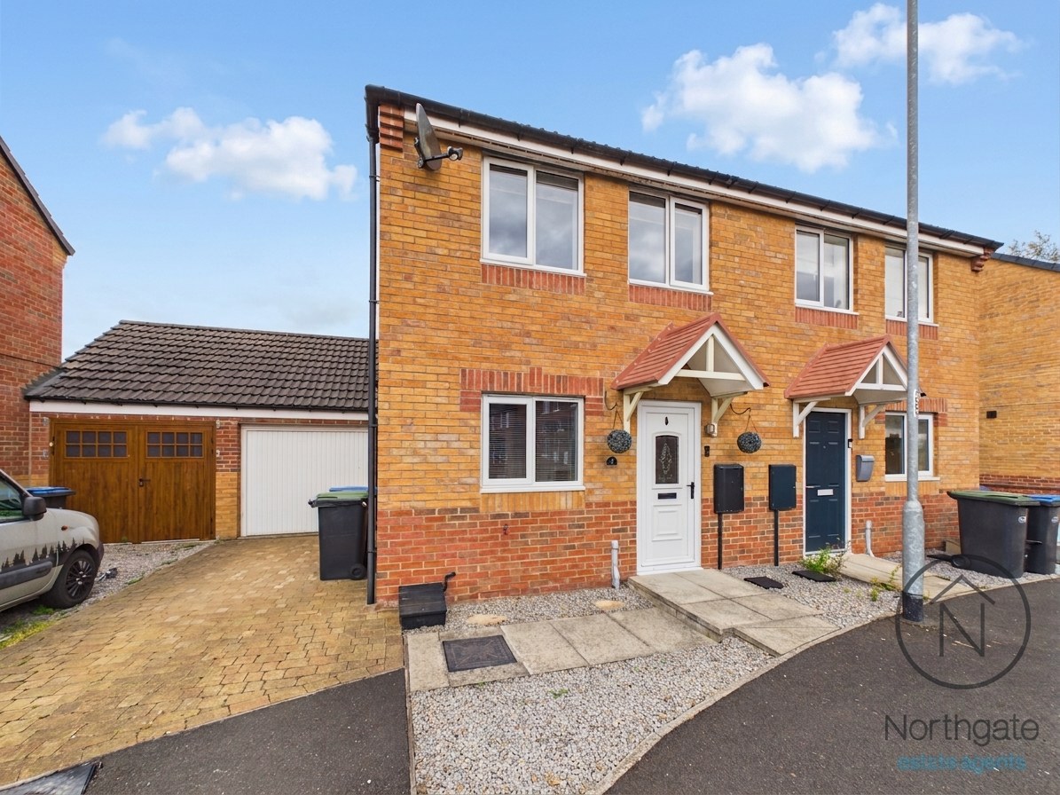 Yacley Close