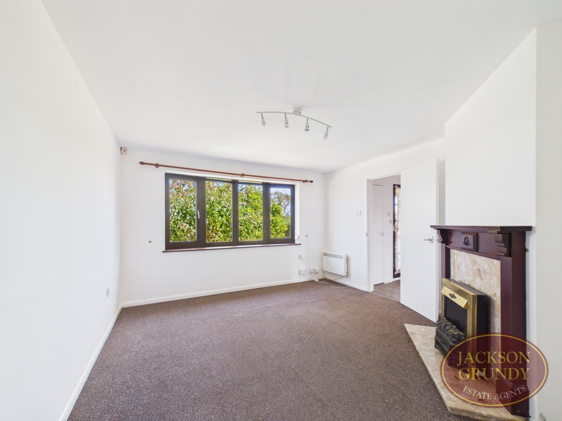 Banbury Lane, Rothersthorpe, NN7 3HY, photo 4