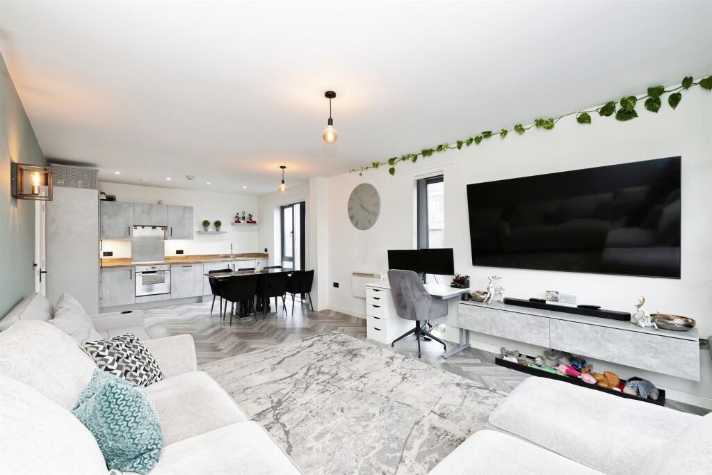 Goddard Drive, Bushey, WD23, photo 10