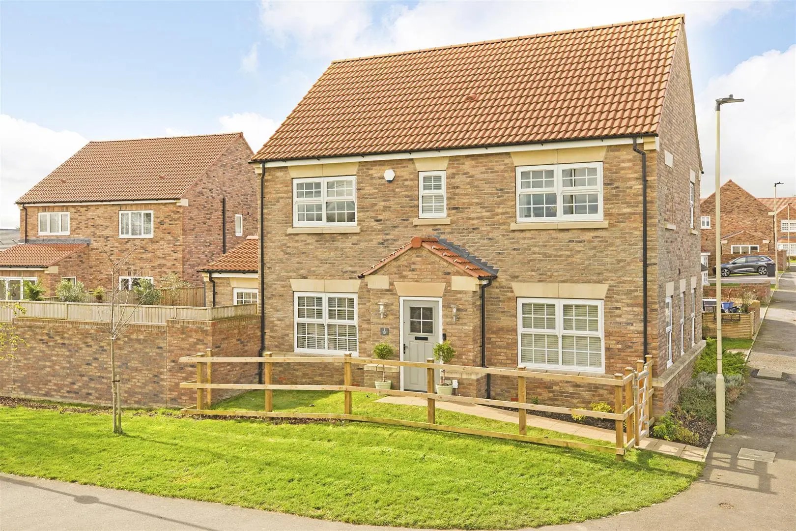 Throstle Close