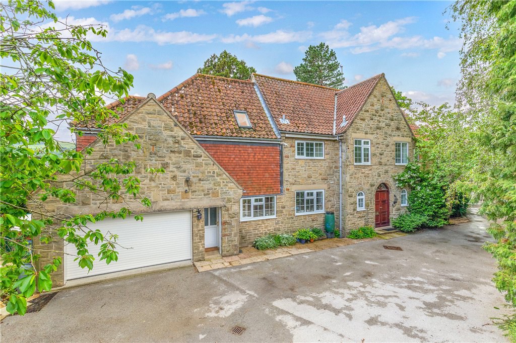 Langbar Road, Ilkley, West Yorkshire, LS29