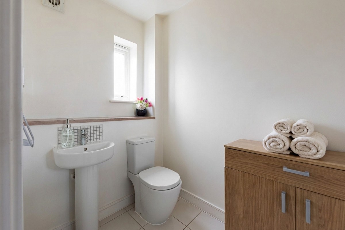 Kibble Close, Romford, RM6, photo 9