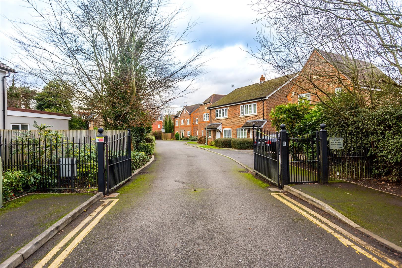 Fircroft Road