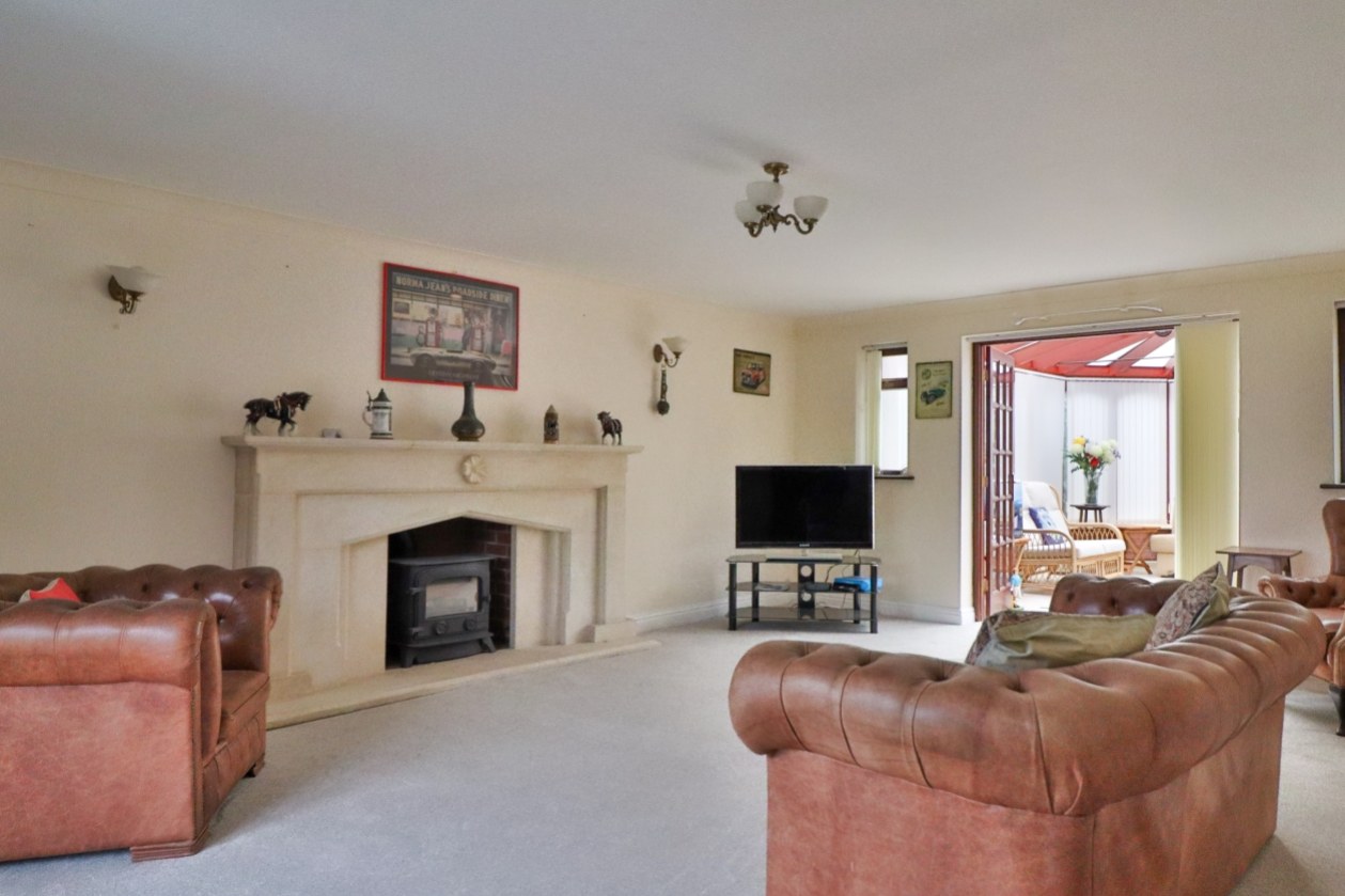 Five Gables, Lower Ferry Lane, Callow End, WR2 4UN, photo 4