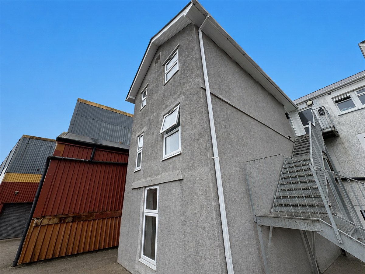 Flat 12C Old Barclays Bank PLC, - Bethcar Street, Ebbw Vale