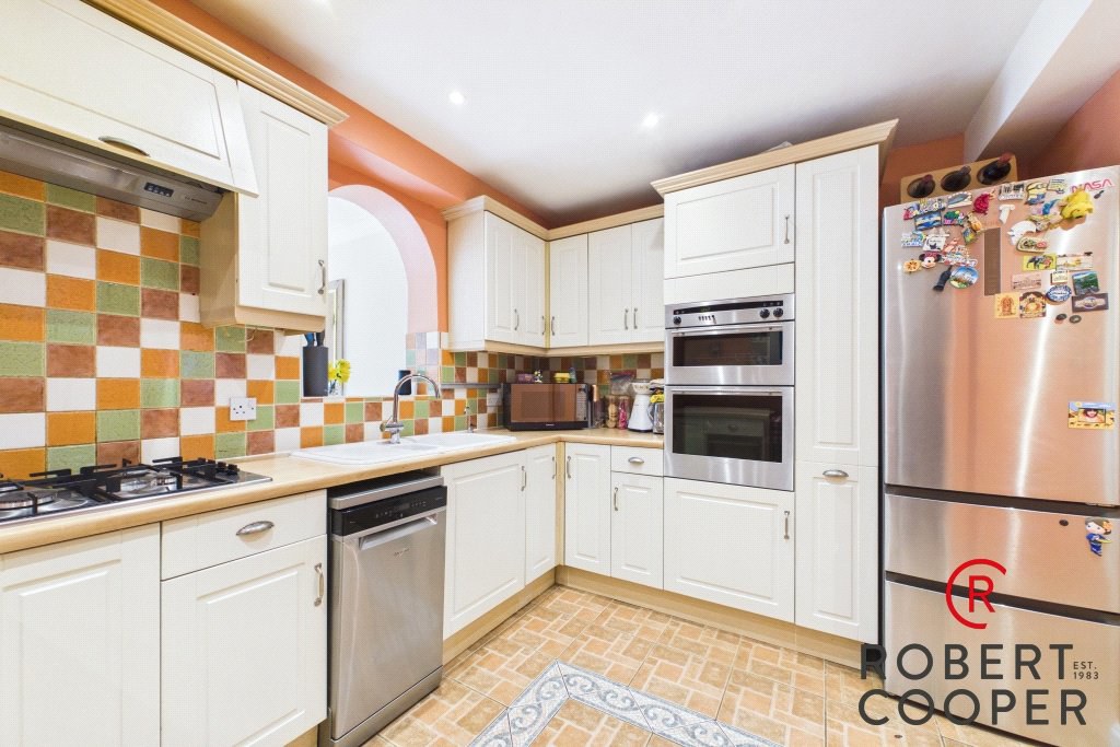 Pine Gardens, Eastcote, Middlesex, HA4, photo 12