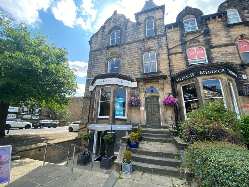Terrace to rent in Princes Square, Harrogate