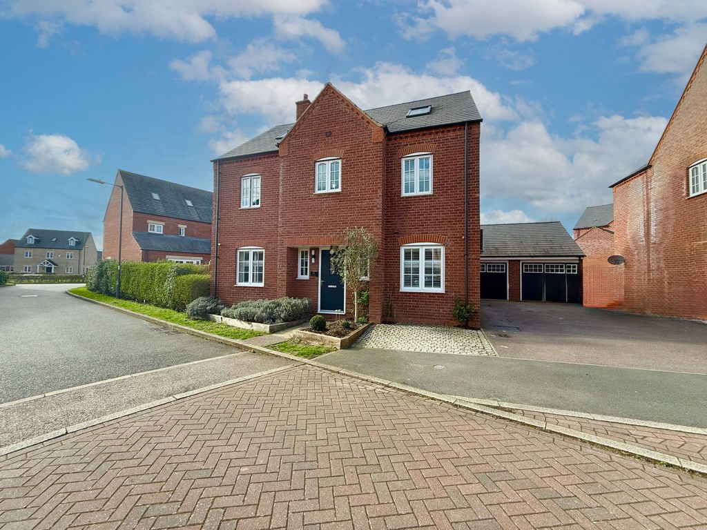 Arch GroveAylesbury HP18 0UN