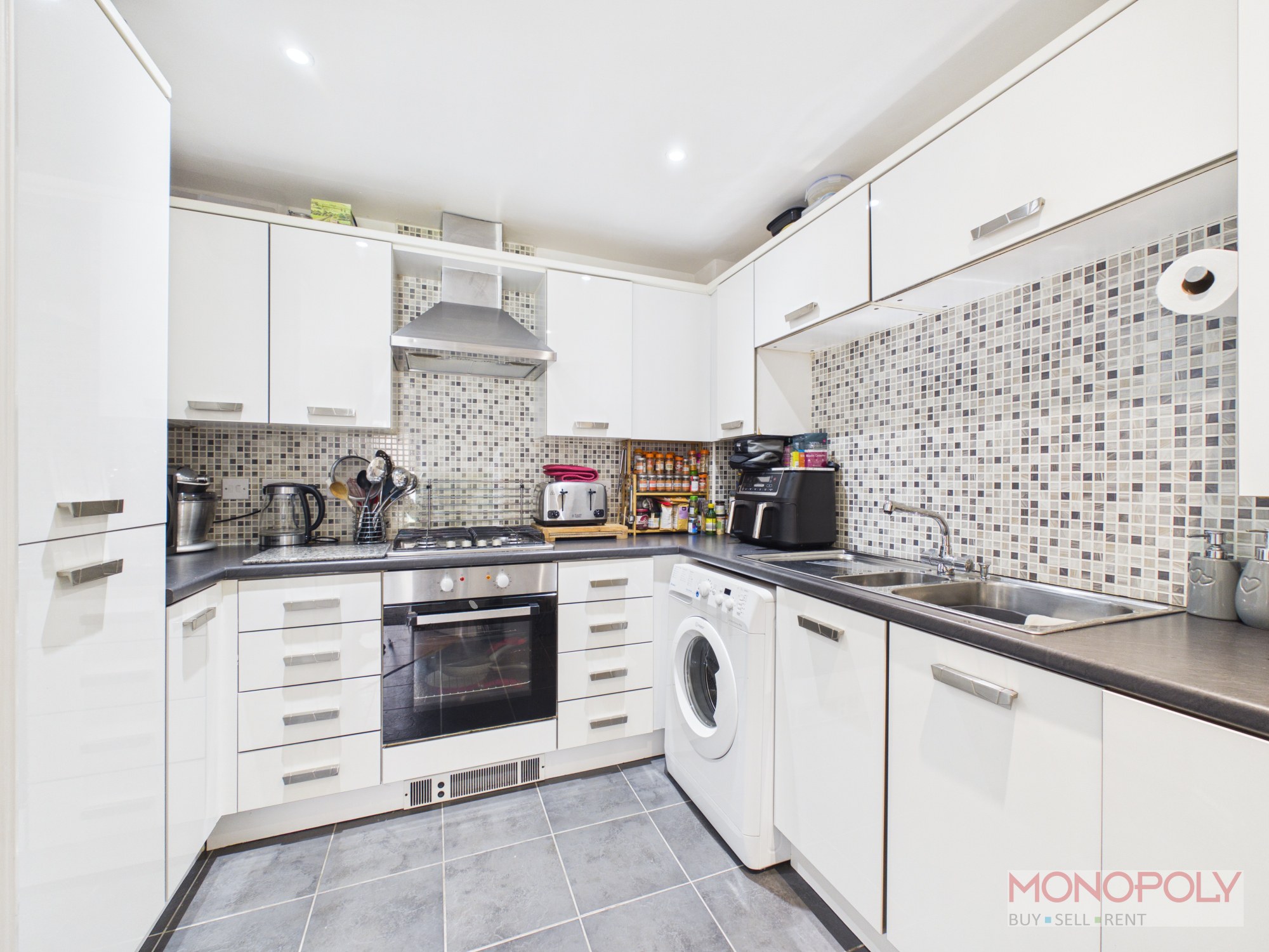 Lamberton Drive, Brymbo, LL11, photo 2