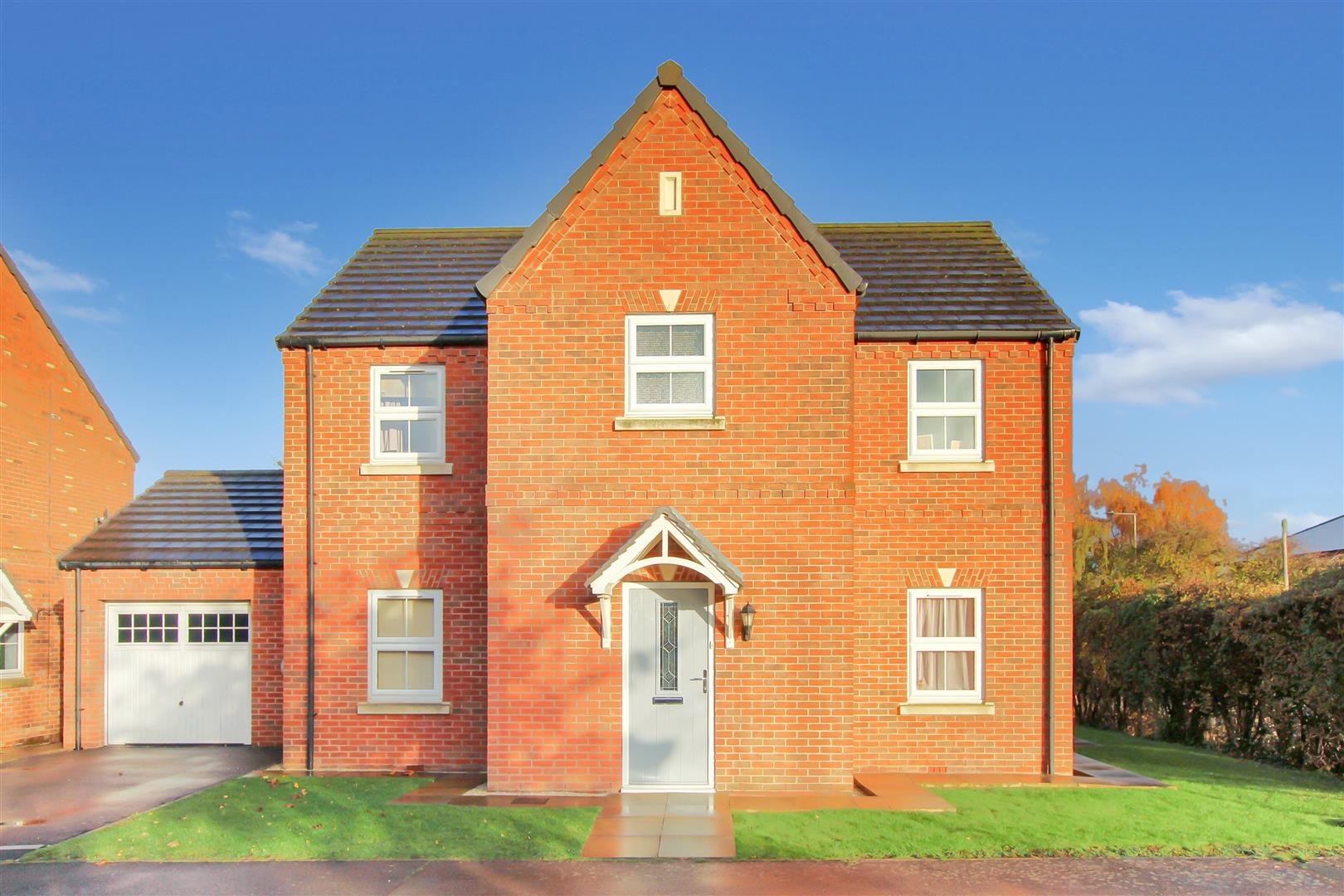 house - detached in Kirton Lindsey