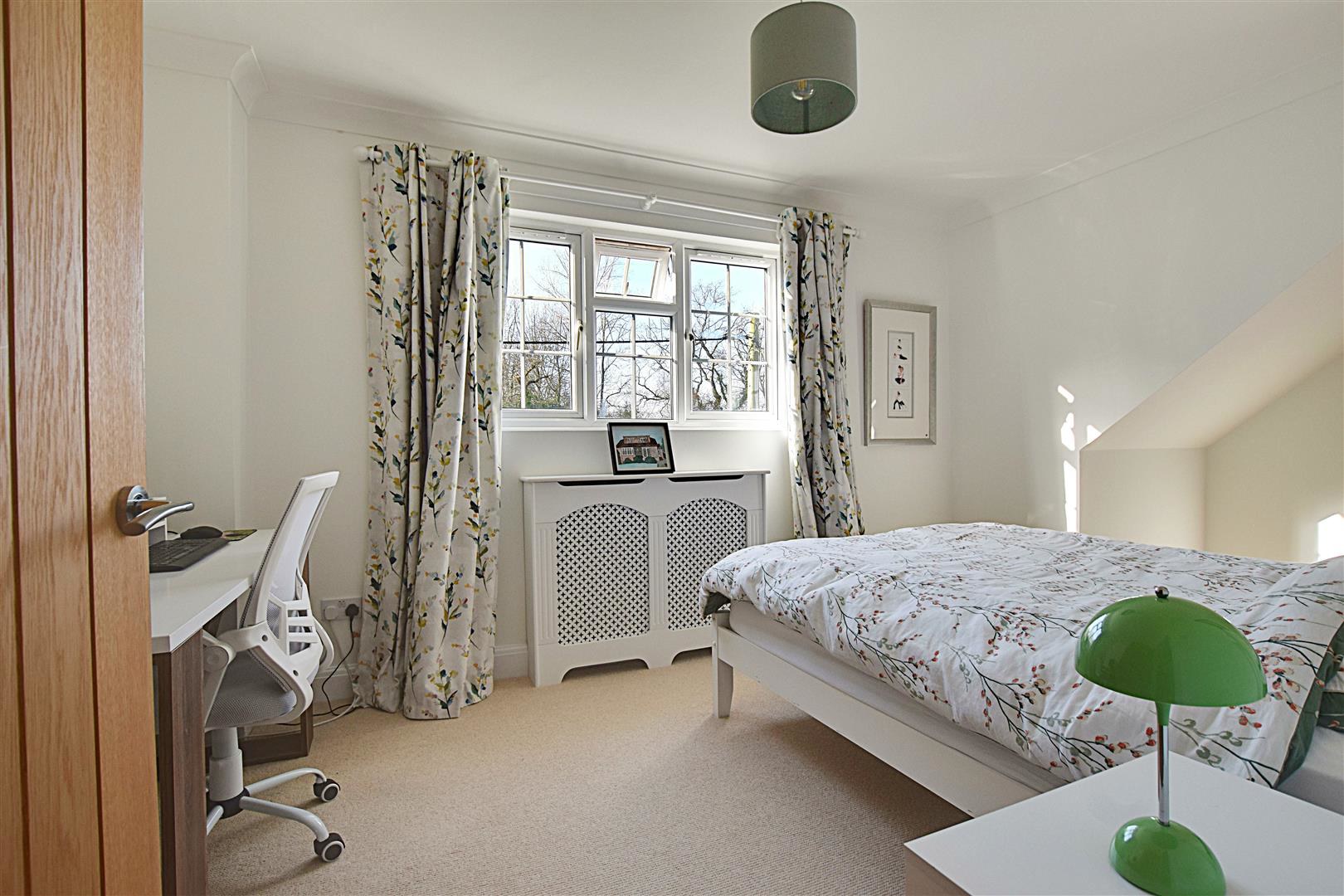 St. Margarets Crescent, Bexhill-On-Sea, photo 17