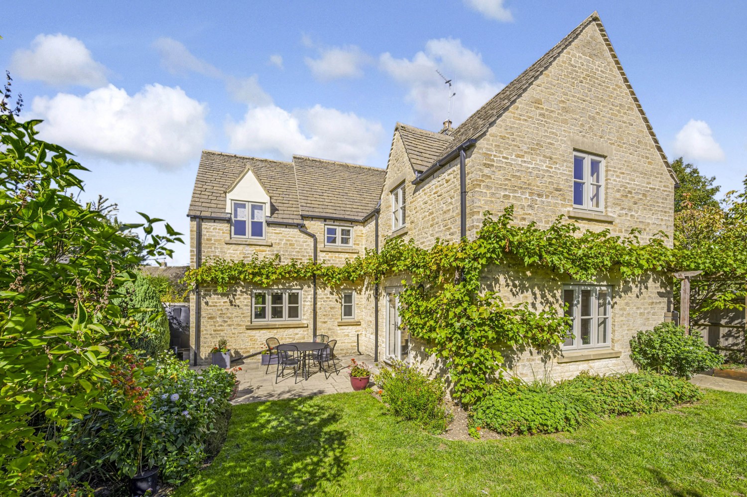 The Secret Garden, South Cerney GL7 6LZ, photo 2