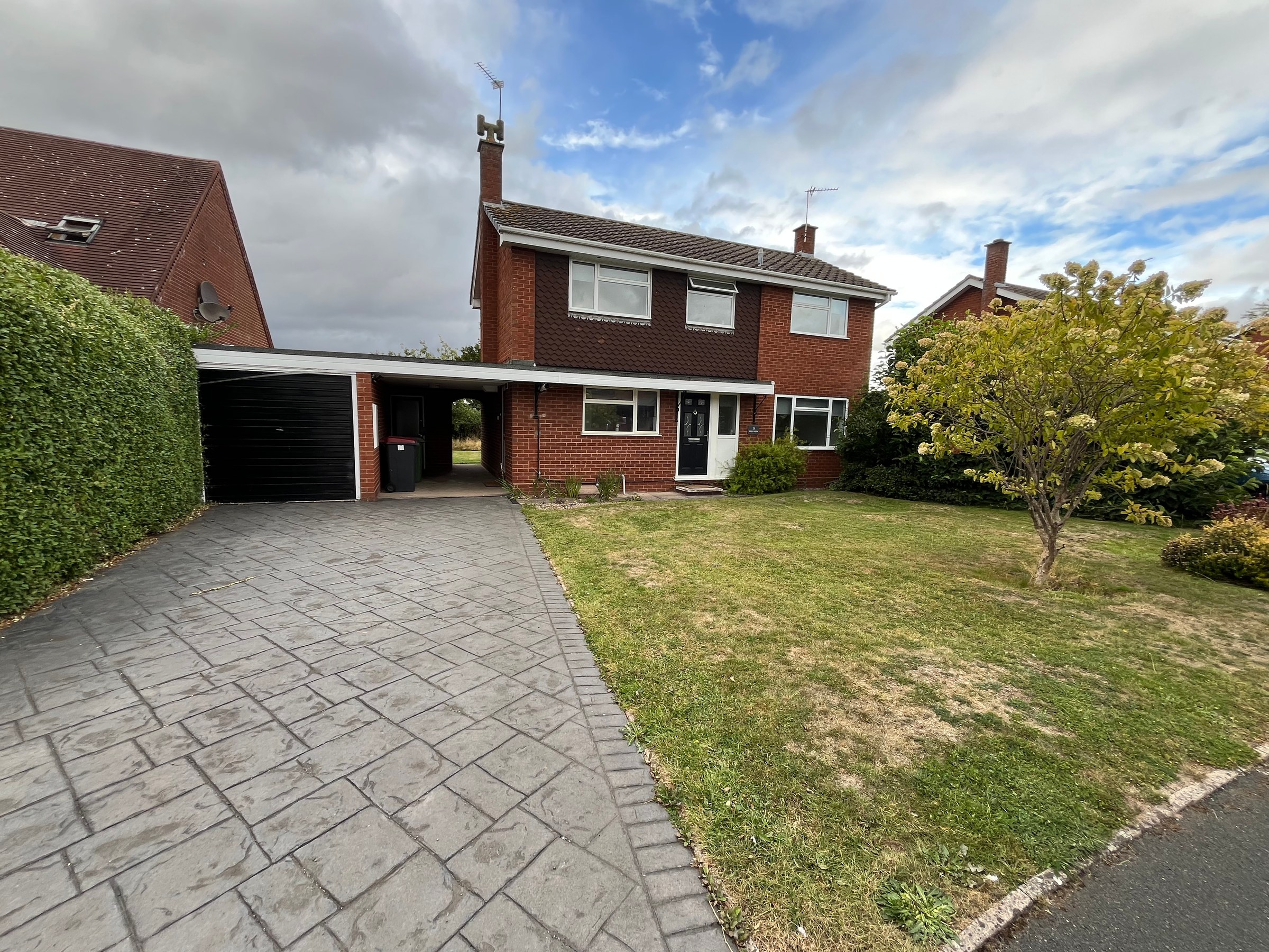 Woodridge Close