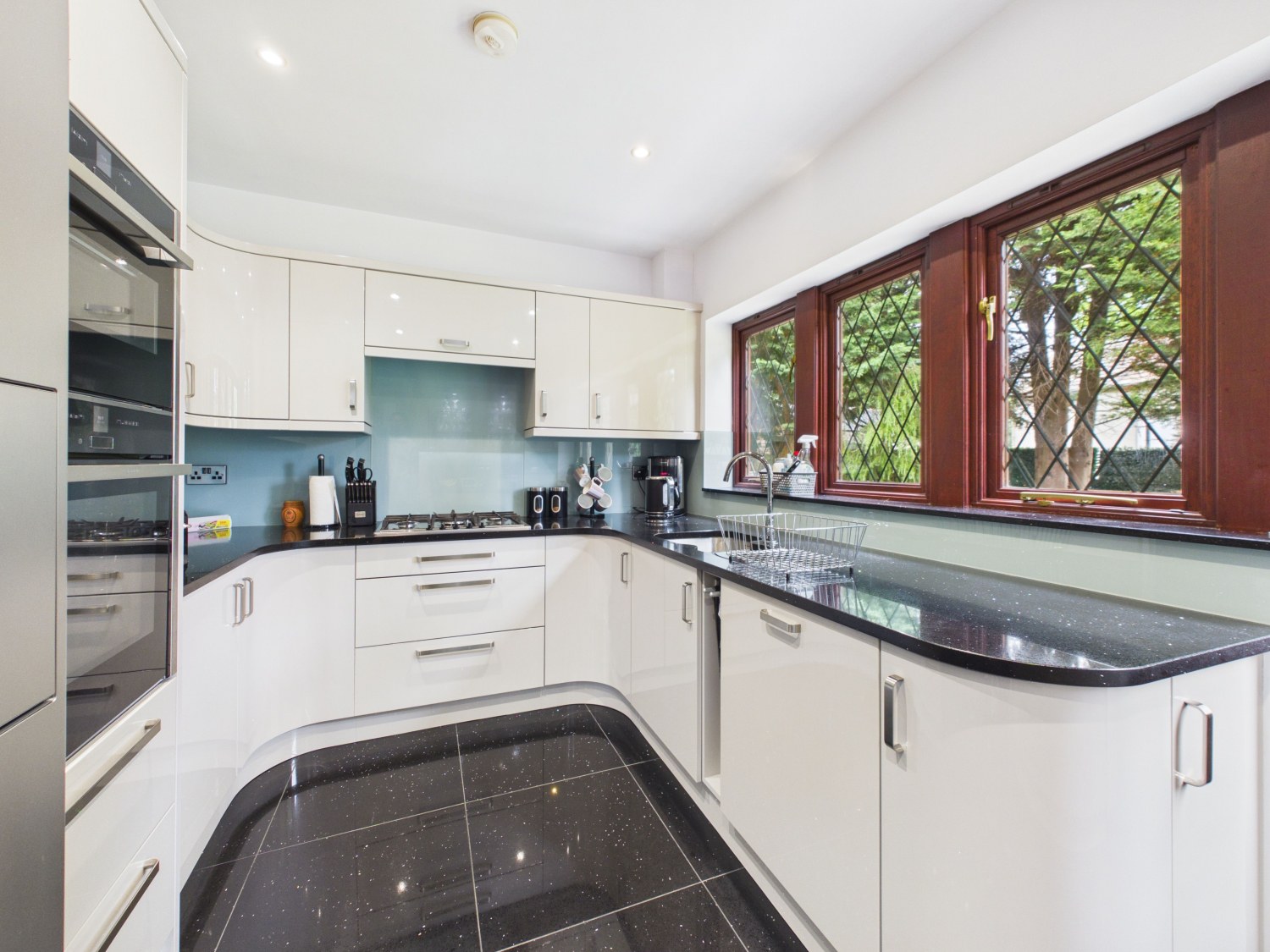 Chapel Lane, New Farnley, Leeds, West Yorkshire, LS12, photo 4
